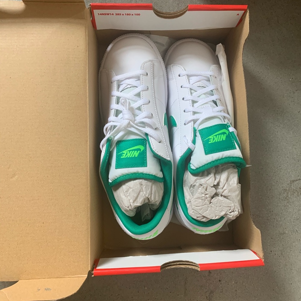 Nike Tennis Classic White/Green Sneakers